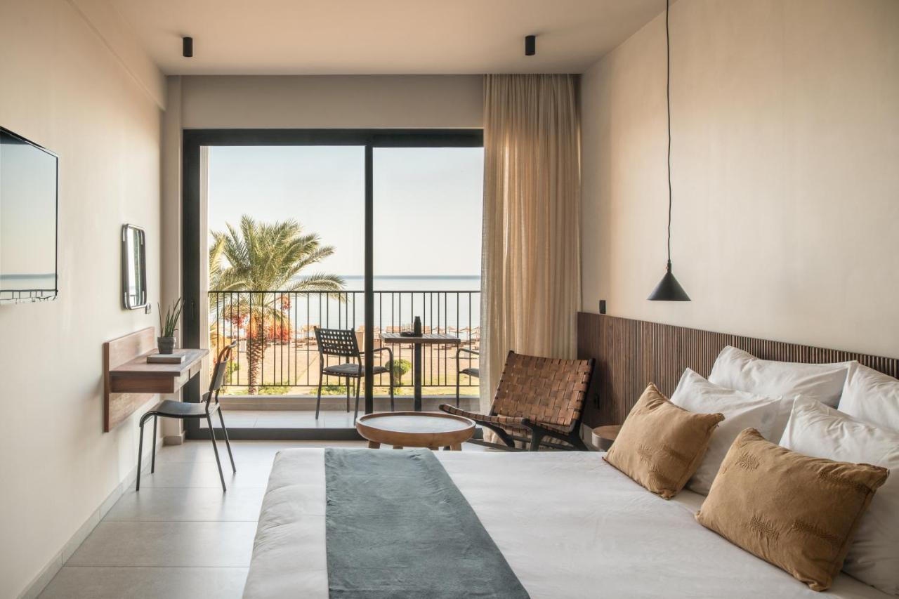 Aqua Terra Hotel