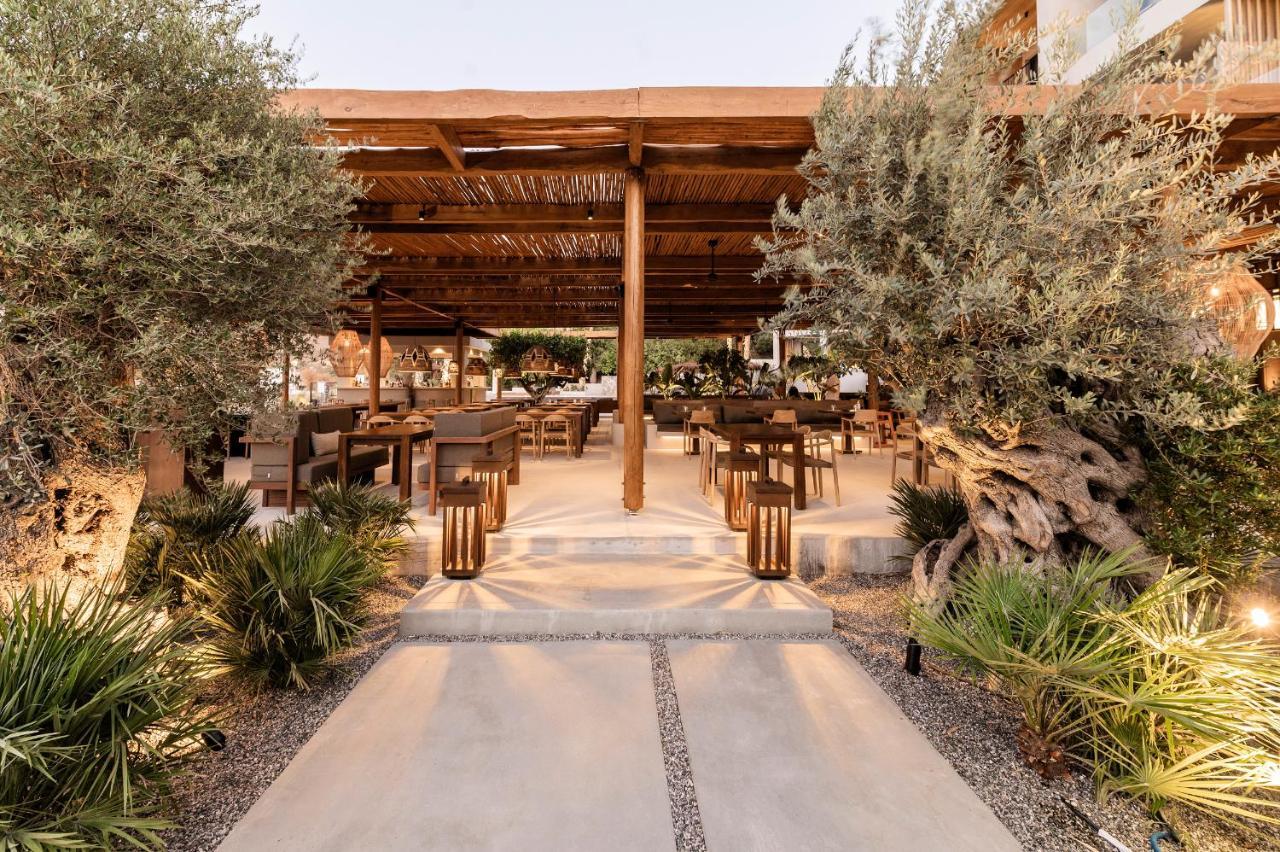 Aqua Terra Hotel